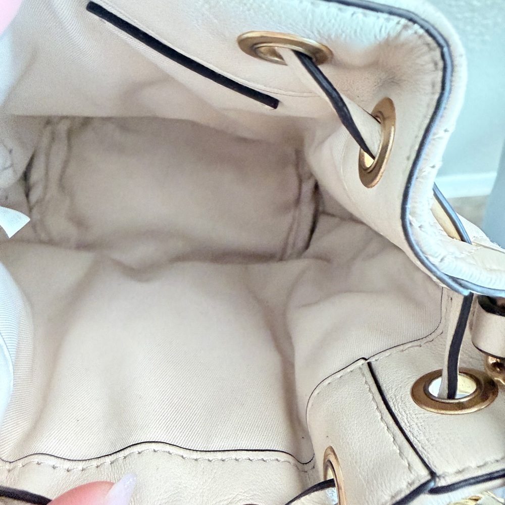Tory Burch Cream Quilted Crossbody Bag with Gold Chain - Picture 5 of 13